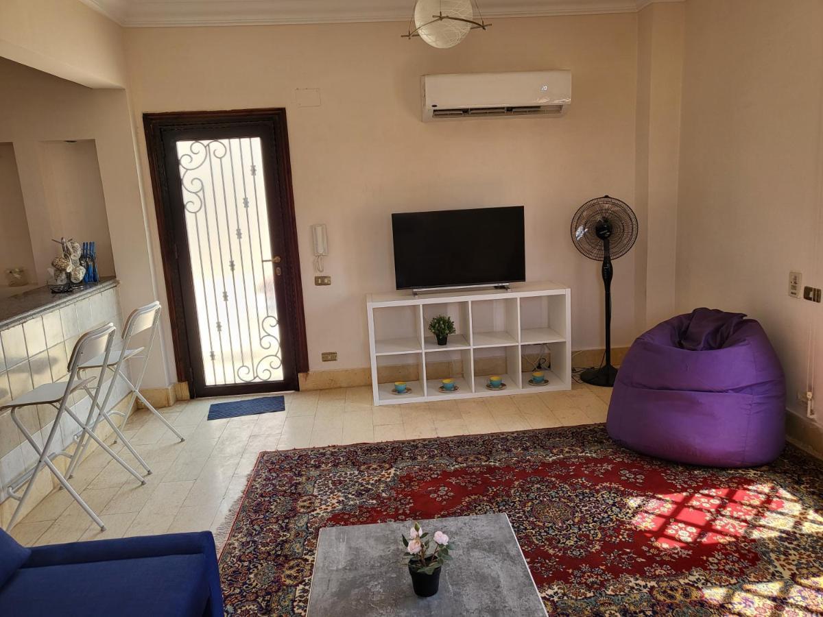 Lovely One-Bedroom Condo With Garden View Кайро Екстериор снимка